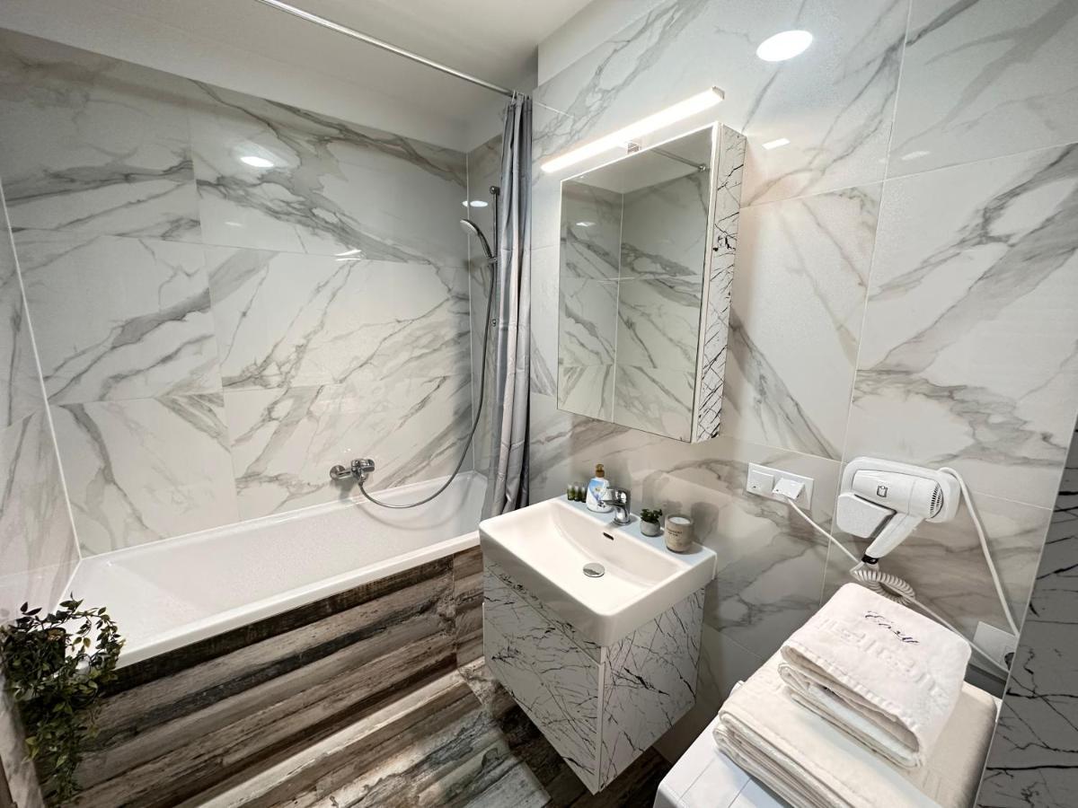 Deluxe Cozy Apartments - Coresi Mall #Μπρασόβ Εξωτερικό φωτογραφία